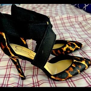 NWT Jessica Simpson Animal print shoes